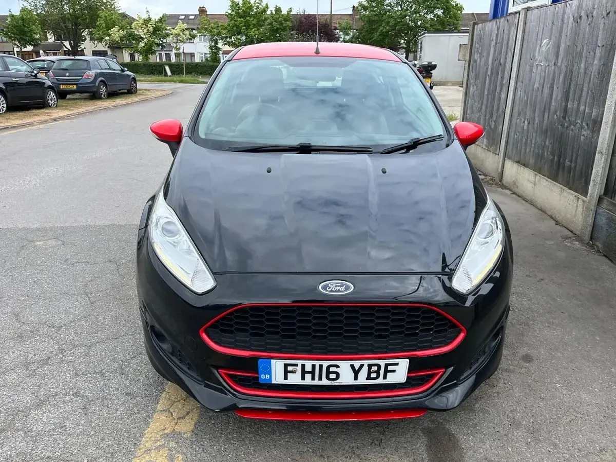 Used Ford Fiesta Zetec 140 HP (102 kW) 2016 Black Hatchback