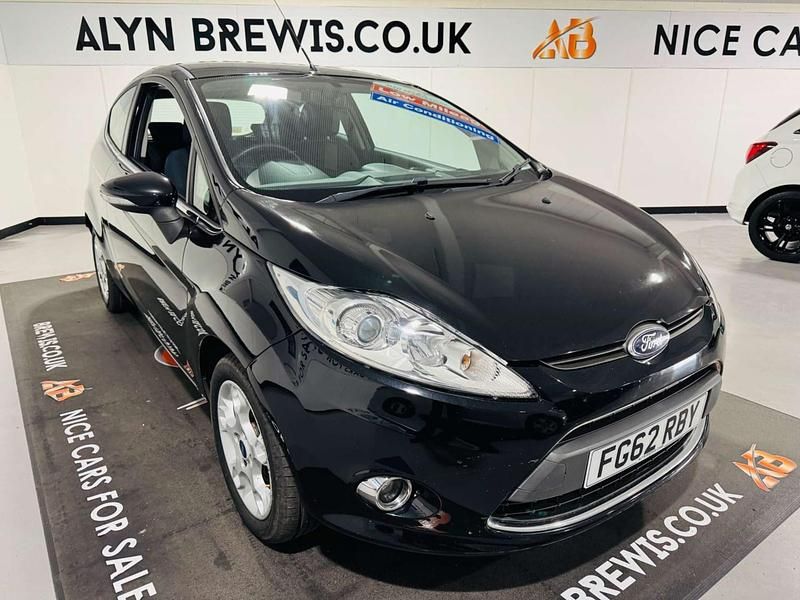 Usado Ford Fiesta Zetec 82 HP (60 kW) 2012 Preto Citadino