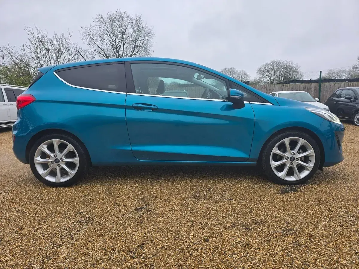 Used Ford Fiesta Titanium X 100 HP (73 kW) 2018 Blue Hatchback