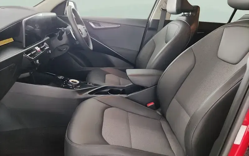 Used Kia Niro 182 HP (133 kW) 2022 Red SUV