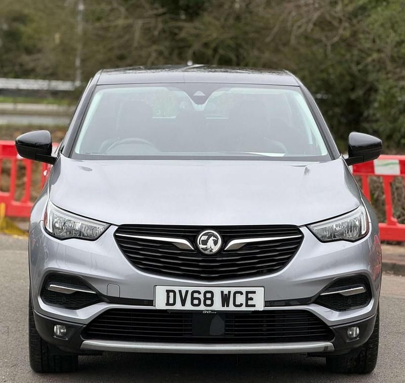 Used Vauxhall Grandland X Sport 130 HP (95 kW) 2018 Grey SUV