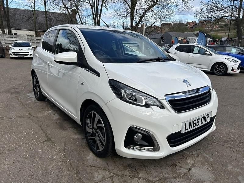 Used Peugeot 108 Allure 82 HP (60 kW) 2016 White Hatchback