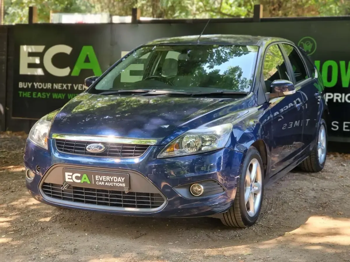 Used Ford Focus Zetec 2010 Blue Hatchback