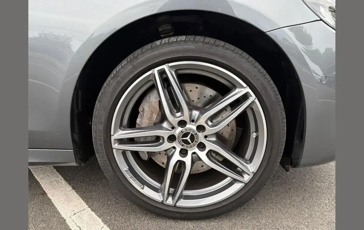 Used Mercedes E400 AMG line 334 HP (245 kW) 2018 Grey Estate