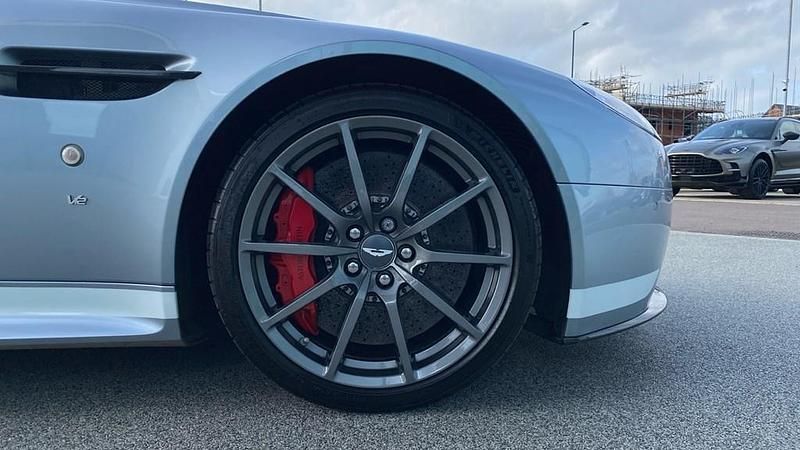 Used Aston Martin Vantage 565 HP (415 kW) 2016 Silver Coupe