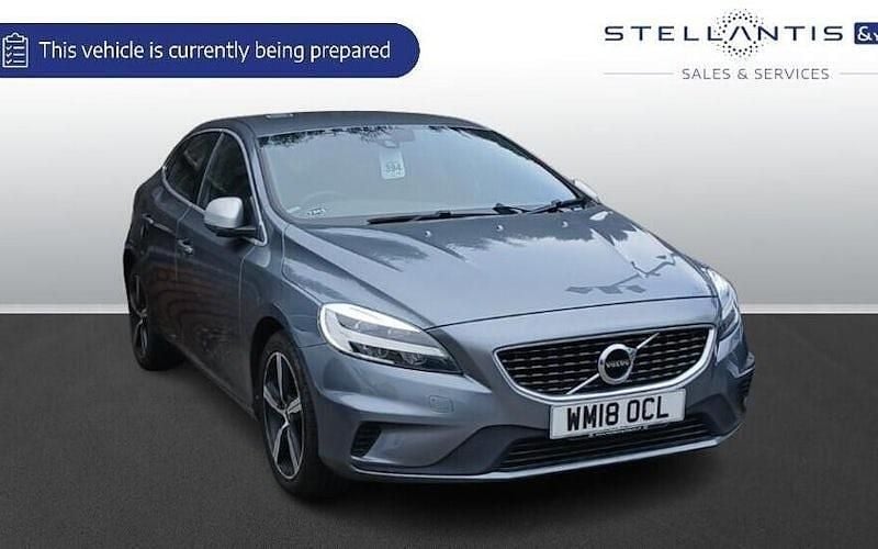 Used Volvo V40 R-Design 122 HP (89 kW) 2019 Hatchback