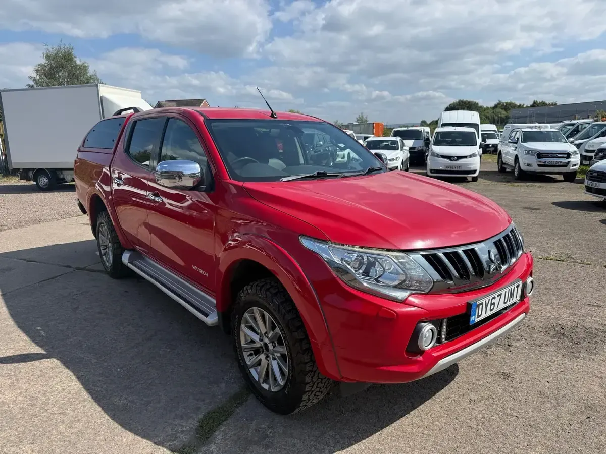 Used Mitsubishi L200 Warrior 181 HP (133 kW) 2017 Red Pickup