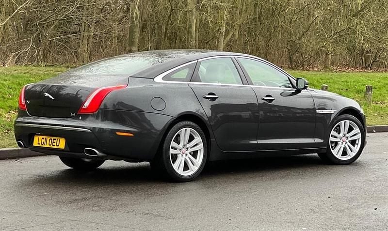 Used Jaguar XJ Premium Luxury 275 HP (202 kW) 2011 Grey Sedan
