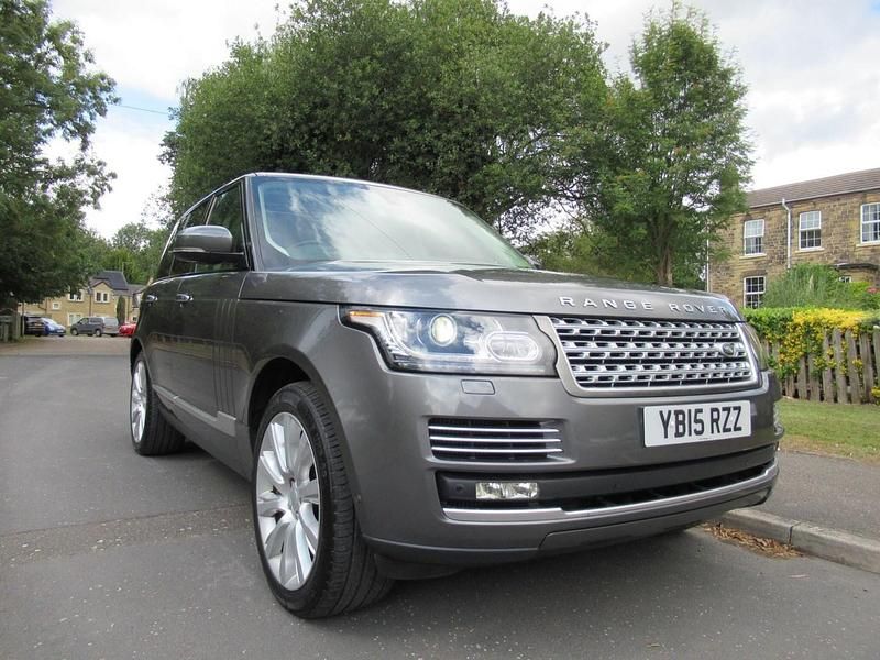 Grey Used 2015 Land Rover Range Rover Vogue SE SUV | £14,995 (Super price) - Image 1/4