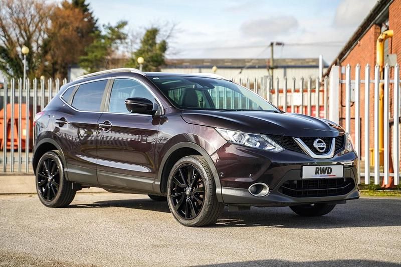 Used Nissan Qashqai Tekna 110 HP (80 kW) 2015 Black SUV