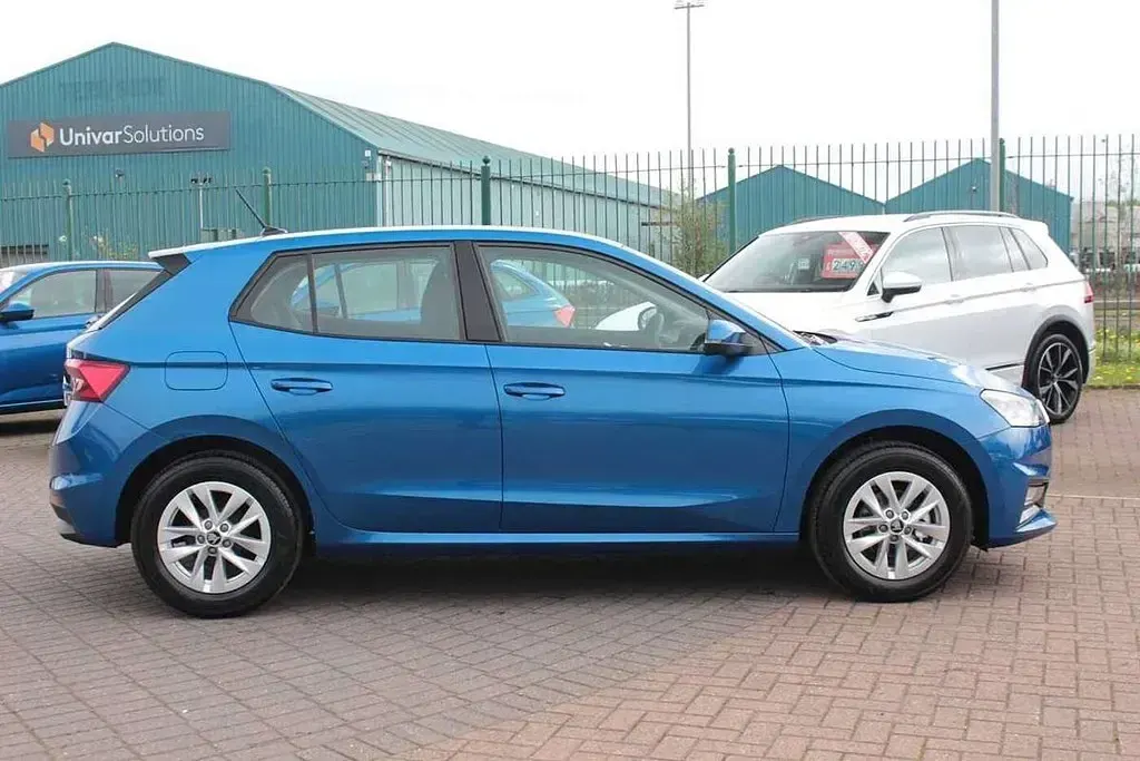 New Skoda Fabia SE 79 HP (58 kW) 2026 Race blue metallic Hatchback