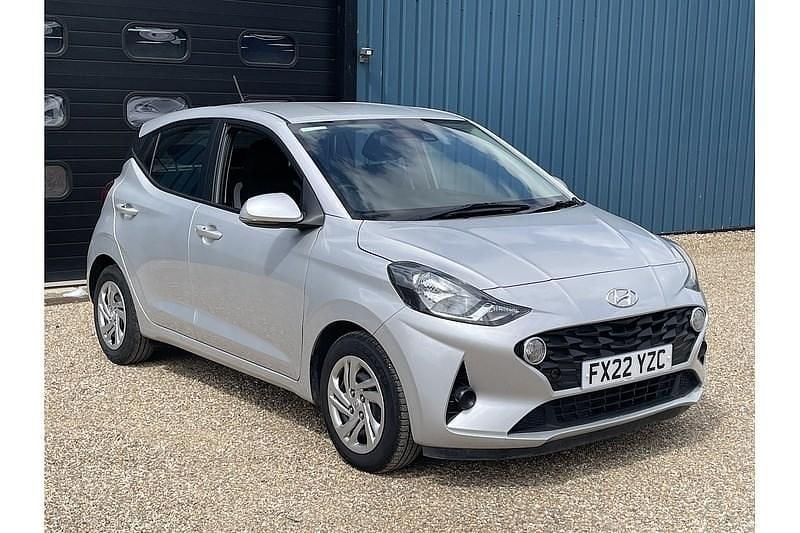 Used Hyundai i10 SE 67 HP (49 kW) 2022 Silver Hatchback