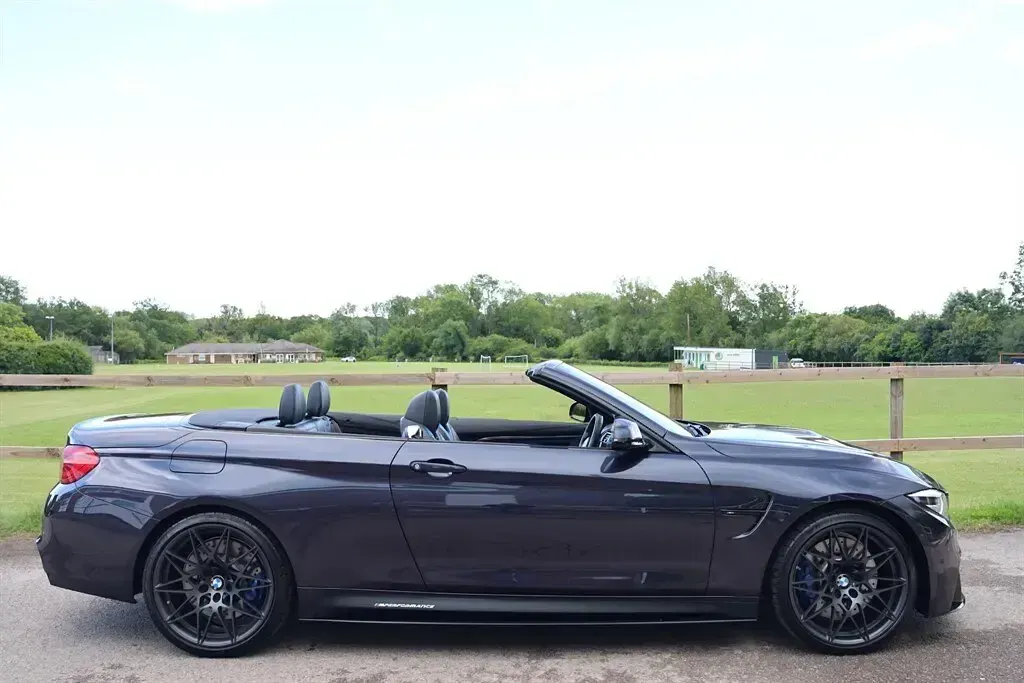 Used BMW M4 Cabriolet Comfort Edition 2019 Macao blue metallic Cabriolet
