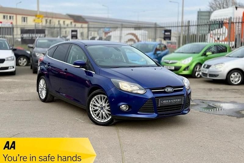 Used Ford Focus Zetec 125 HP (91 kW) 2014 Blue Hatchback