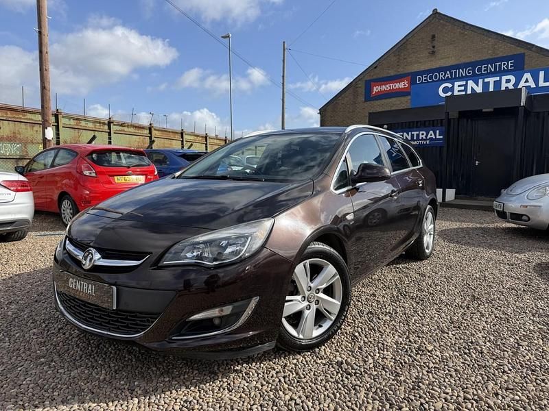 Used Vauxhall Astra SRi 165 HP (121 kW) 2013 Brown Estate