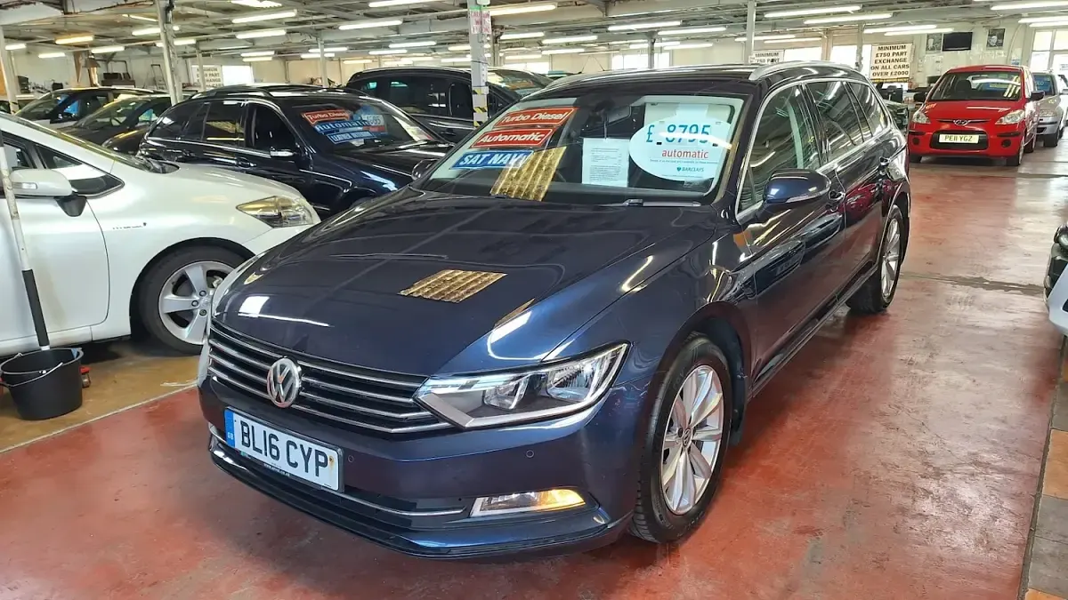 Used VW Passat Business 120 HP (88 kW) 2016 Blue Estate