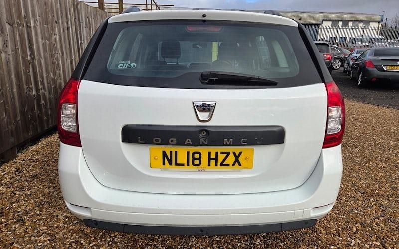 Used Dacia Logan MCV Lauréate 73 HP (53 kW) 2018 White Estate