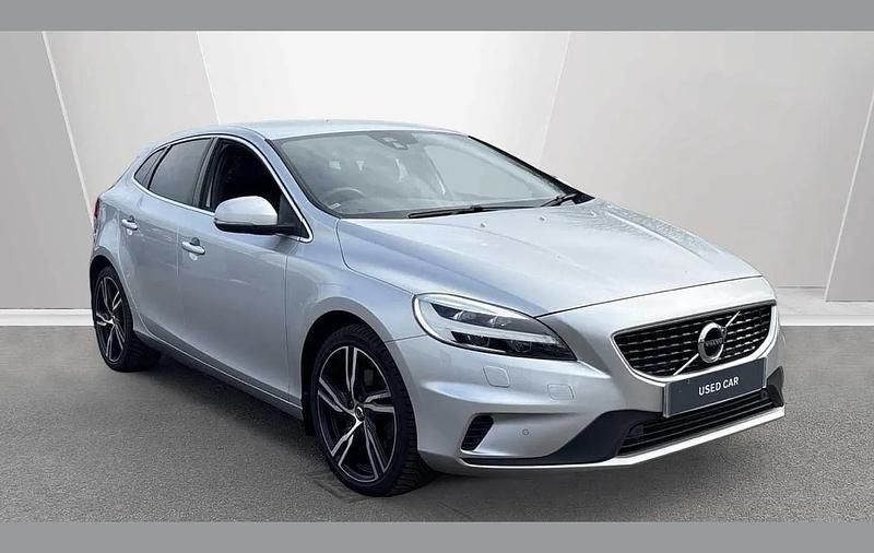 Used Volvo V40 R-Design 150 HP (110 kW) 2019 Silver Hatchback