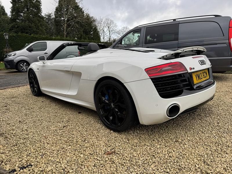 Used Audi R8 Spyder Design 525 HP (386 kW) 2013 White Cabriolet
