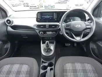 Used Hyundai i10 Premium 84 HP (61 kW) 2024 Green Hatchback