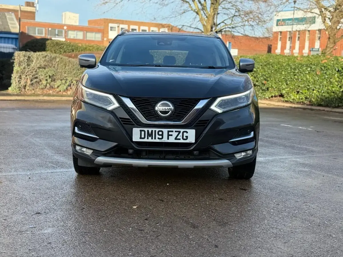 Used Nissan Qashqai N-Motion 140 HP (102 kW) 2019 Black SUV
