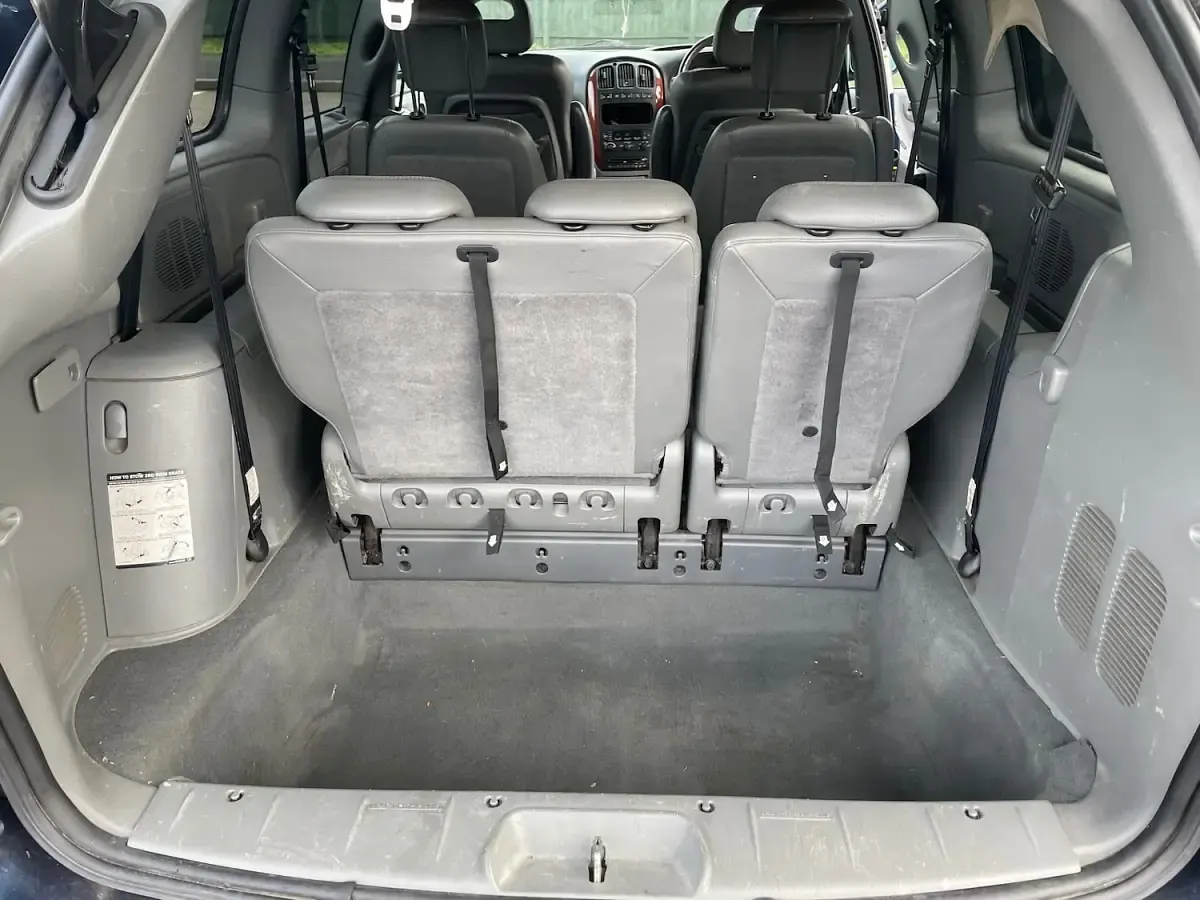 Used Chrysler Grand Voyager Limited 2005 Blue MPV
