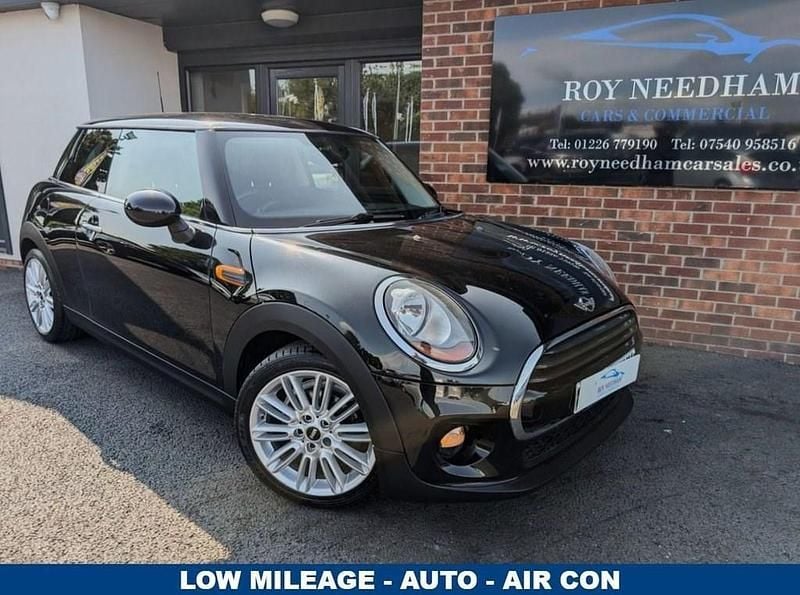 Black Used 2015 Mini Cooper D Hatch Hatchback | £9,990 (Fair price) - Image 1/3