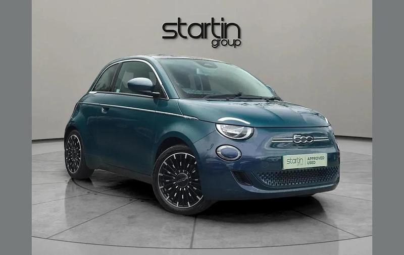 Green Used 2023 Fiat 500e Icon Hatchback | £14,450 (Good price) - Image 1/4