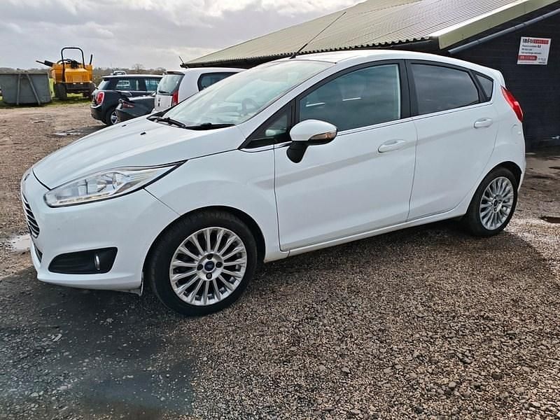 Used Ford Fiesta Titanium 2014 White Hatchback