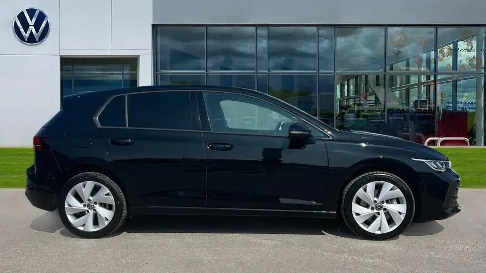 Used VW Golf VIII Match 204 HP (150 kW) 2025 Grenadilla black metallic