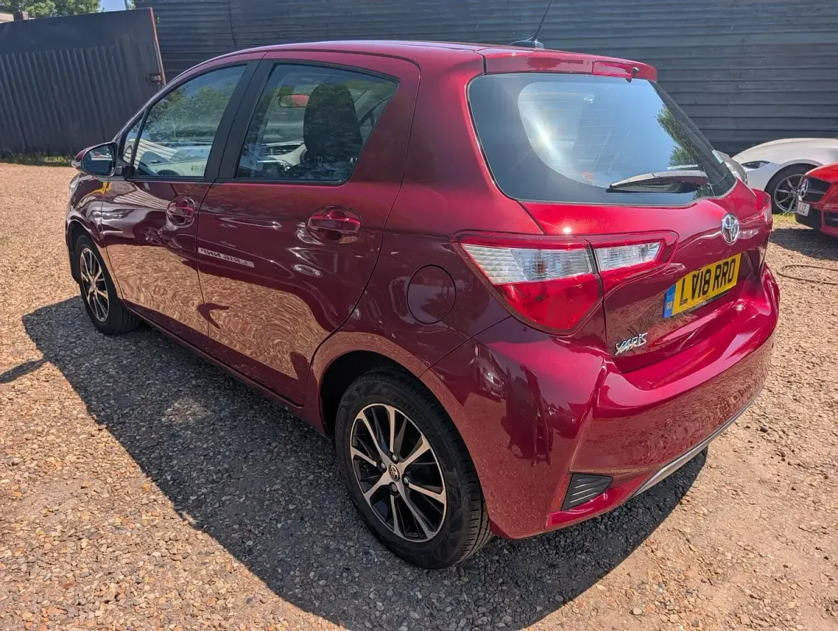 Used Toyota Yaris 107 HP (78 kW) 2018 Red Hatchback