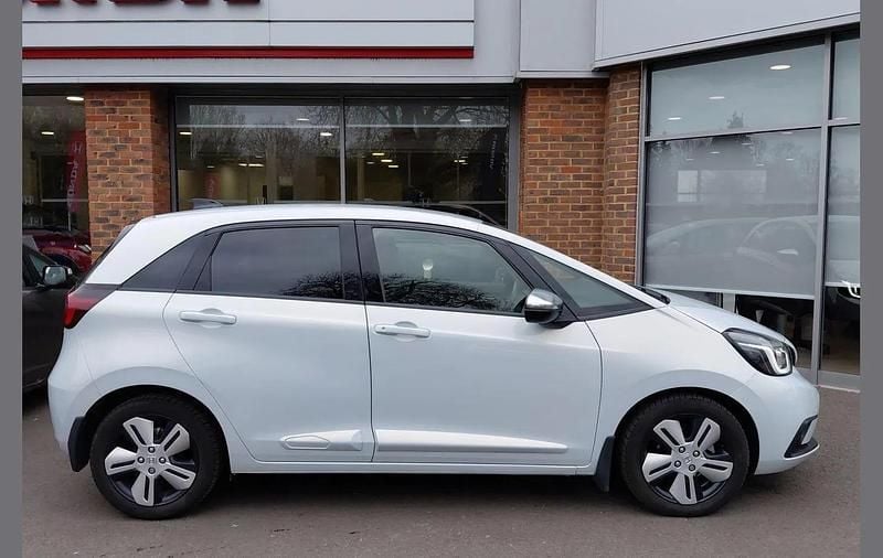 Used Honda Jazz Hybrid 107 HP (78 kW) 2021 White Hatchback