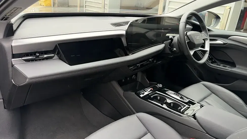 Used Audi A6 e-tron Sport 210 kW (286 HP) 2025 Blue Estate