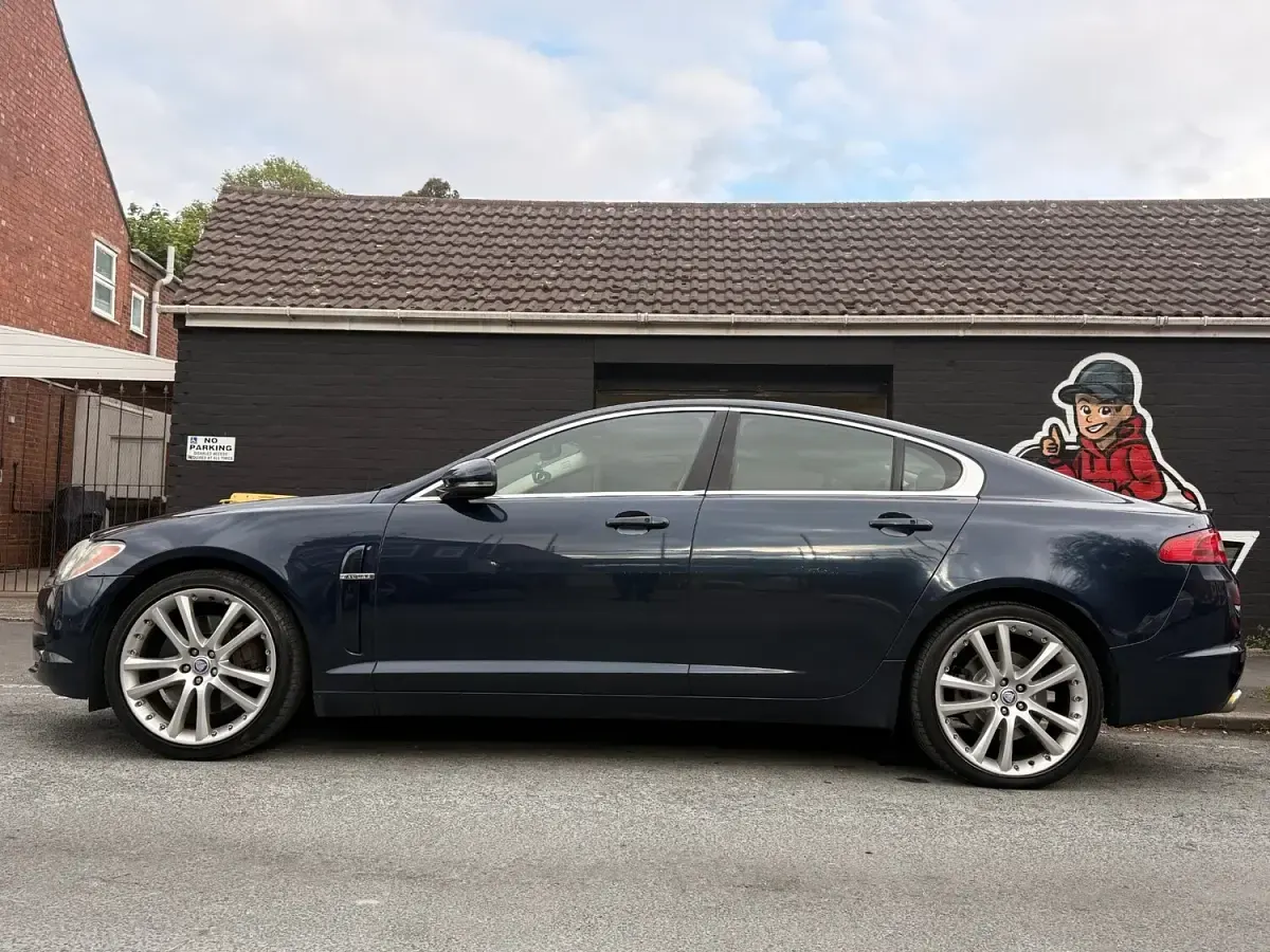 Używany Jaguar XF Premium Luxury 268 KM (197 kW) 2009 Niebieski Sedan/Limuzyna