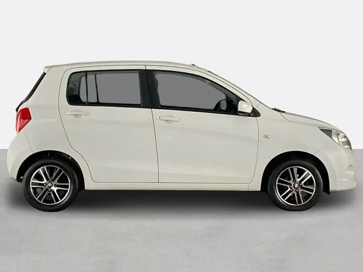 Used Suzuki Celerio SZ4 67 HP (49 kW) 2016 White Hatchback