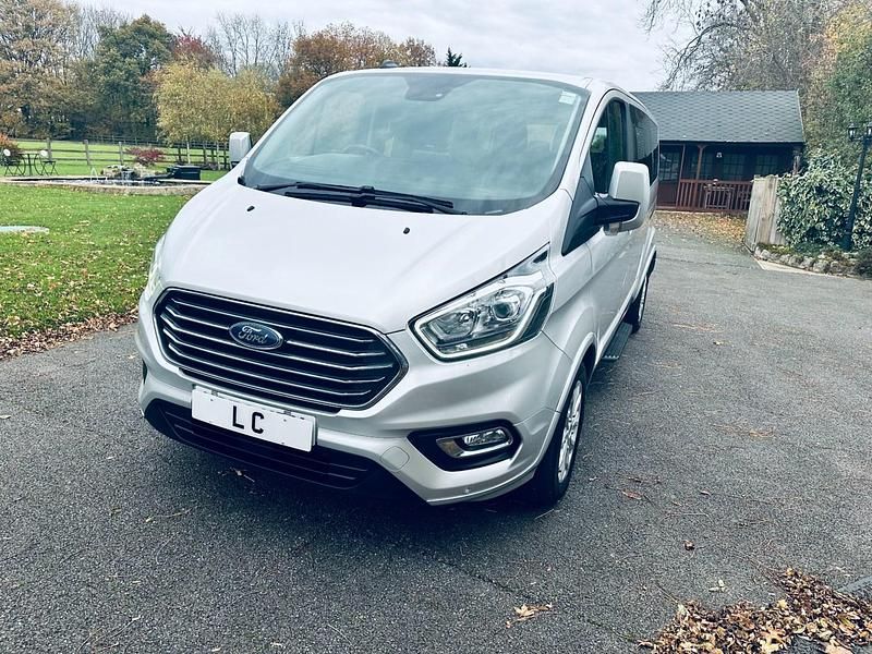 Used Ford Tourneo Custom Titanium 130 HP (95 kW) 2022 Silver Van