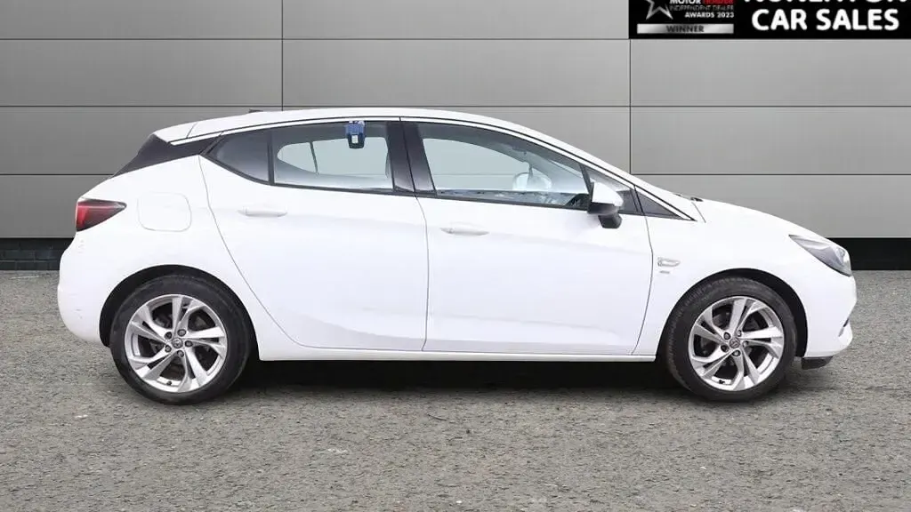 Gebraucht Vauxhall Astra SRi 145 PS (106 kW) 2020 Weiß Kleinwagen