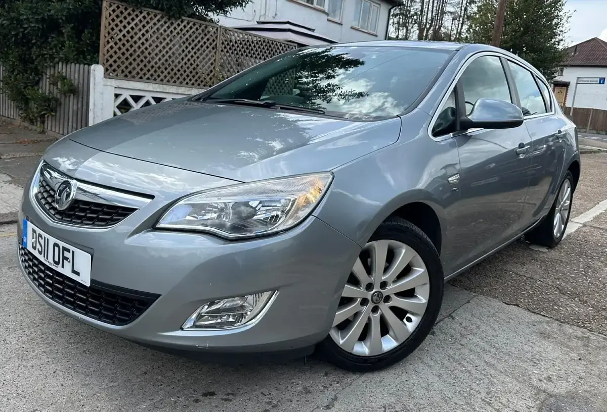 Used Vauxhall Astra 2011 Silver Hatchback