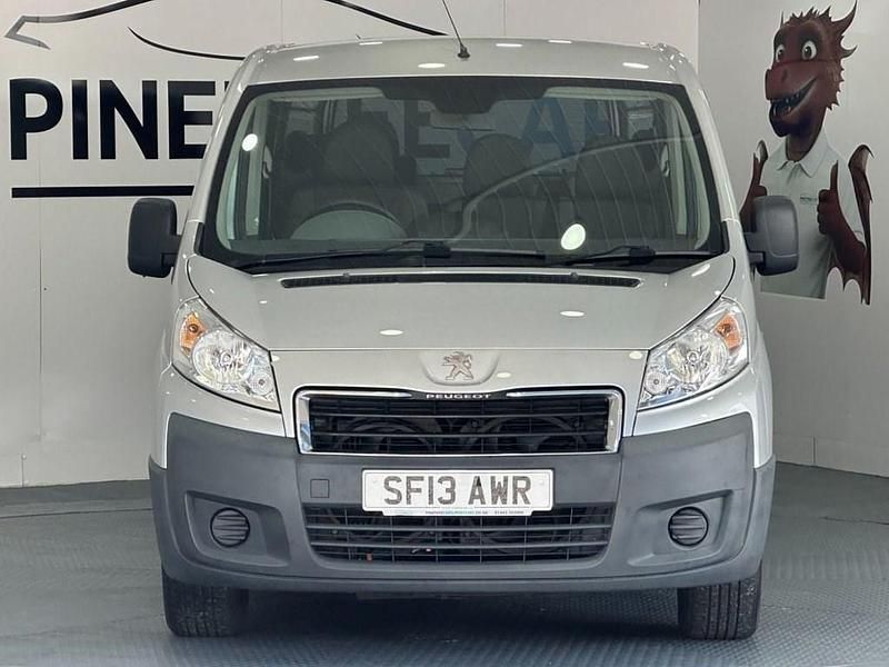 Gebraucht Peugeot TePee Comfort 98 PS (72 kW) 2013 Silber Van / Kleinbus