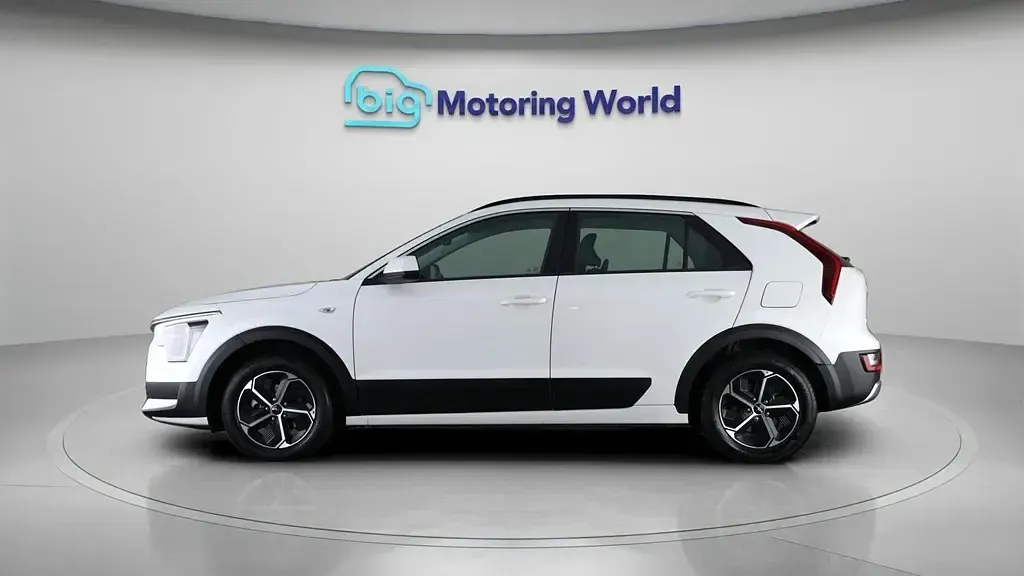 Gebraucht Kia Niro 139 PS (102 kW) 2023 Weiß SUV