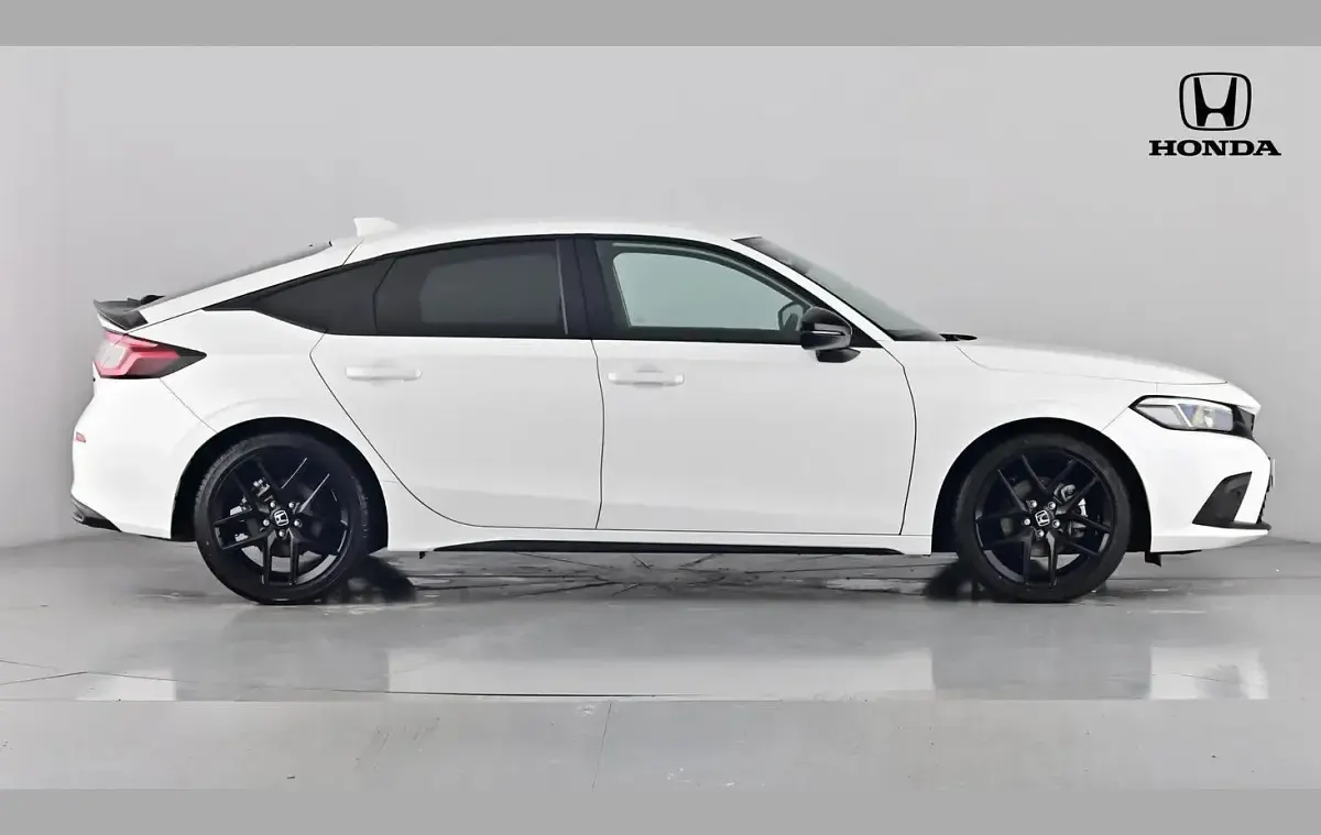 Used Honda Civic Hybrid 184 HP (135 kW) 2025 Platinum white Hatchback