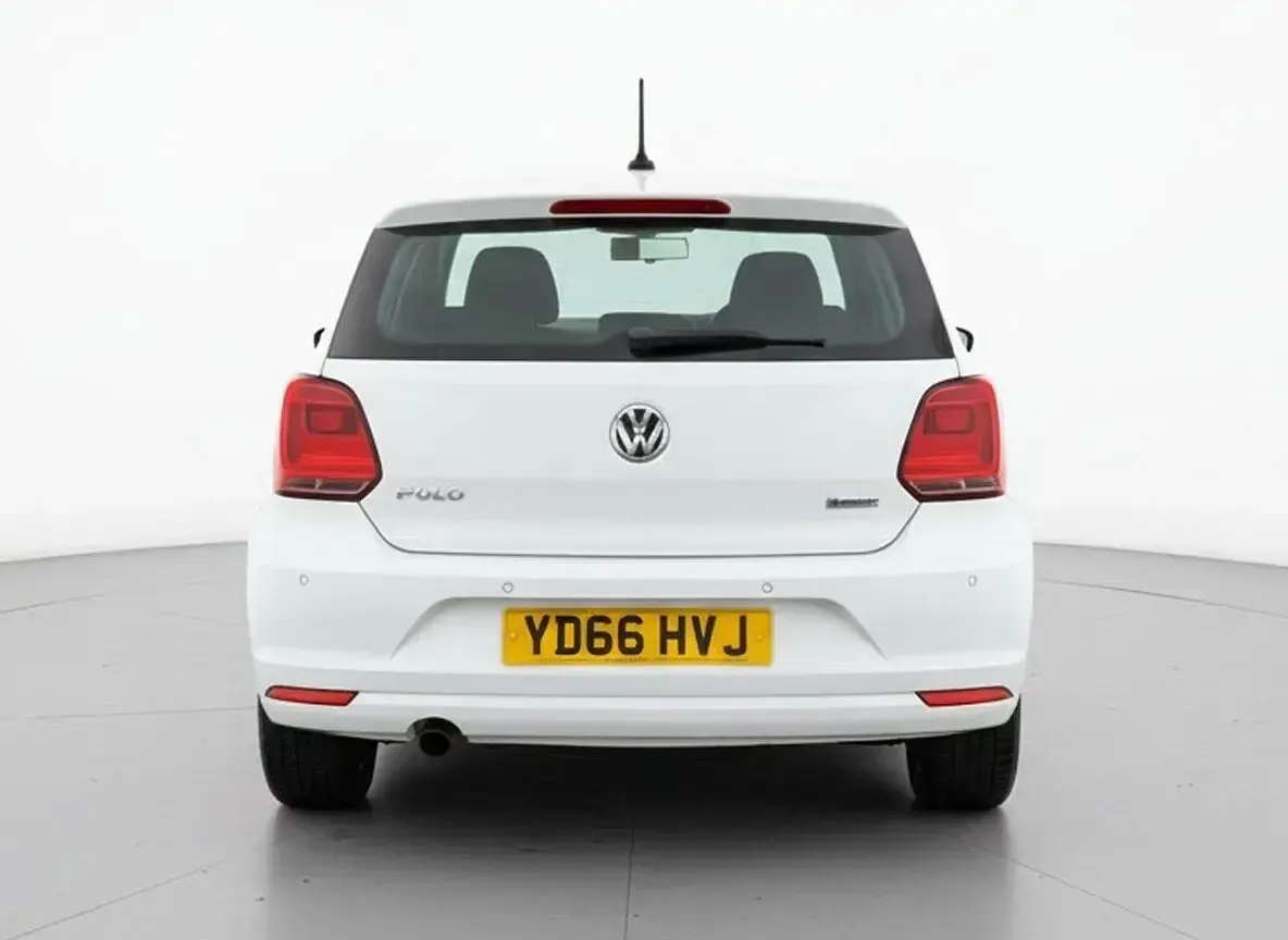 Used VW Polo Match 60 HP (44 kW) 2016 White Hatchback
