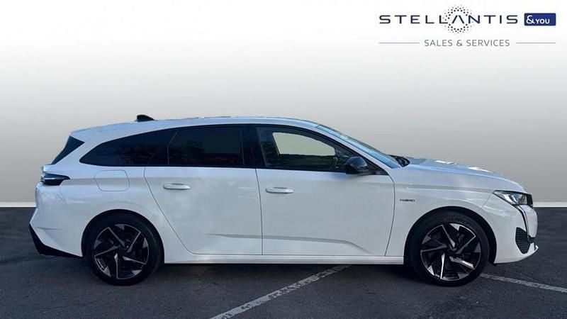 White Used 2022 Peugeot 308 Allure Premium Estate | £18,573 (A bit pricey) - Image 1/4