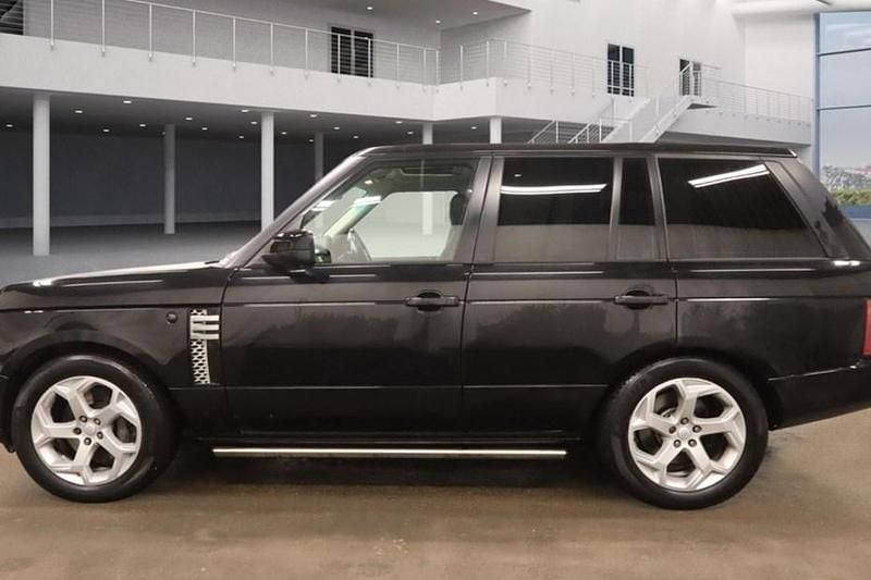 Black Used 2011 Land Rover Range Rover Vogue SUV | £5,690 (Super price) - Image 1/1