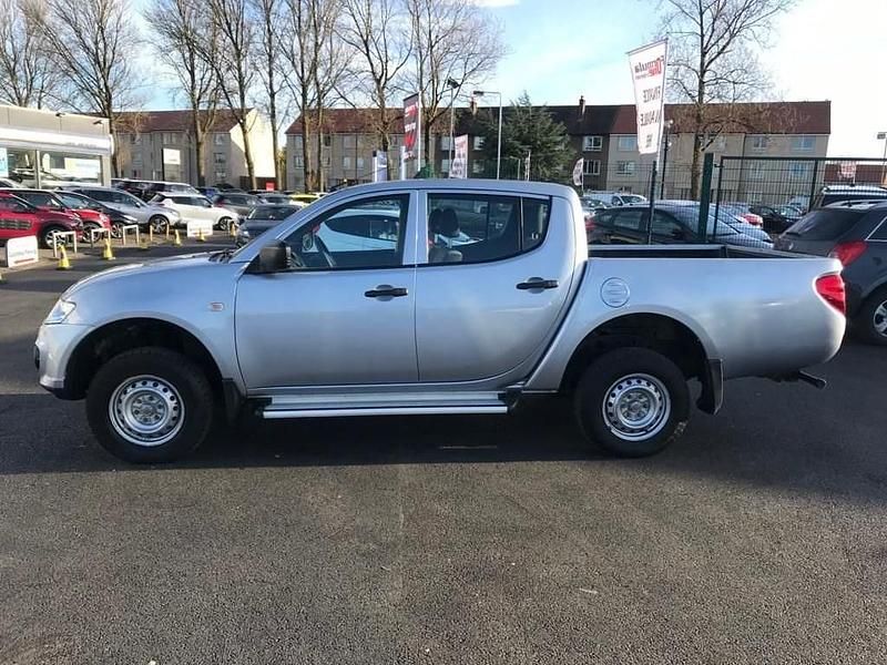 Used Mitsubishi L200 134 HP (98 kW) 2016 Silver Pickup