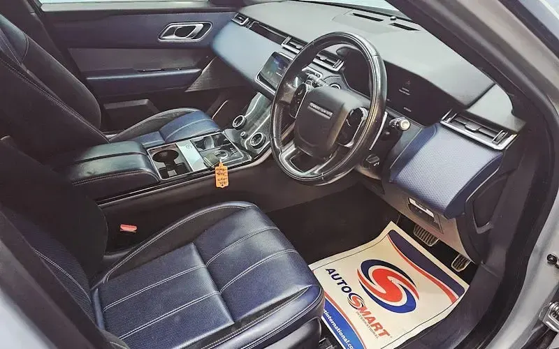 Used Land Rover Range Rover Velar SE Dynamic 179 HP (131 kW) 2019 Silver SUV