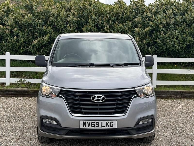 Used Hyundai I800 SE 136 HP (100 kW) 2019 Silver MPV
