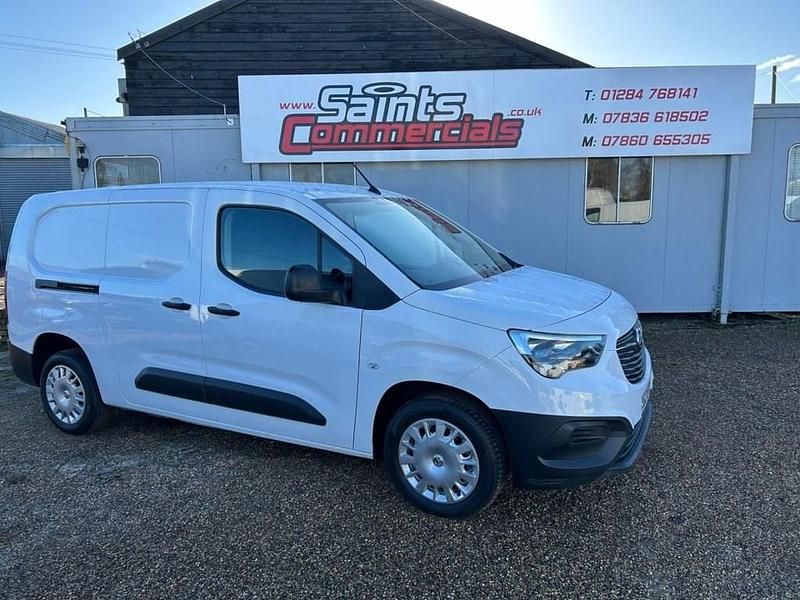 Used Vauxhall Combo 100 HP (73 kW) 2022 White MPV