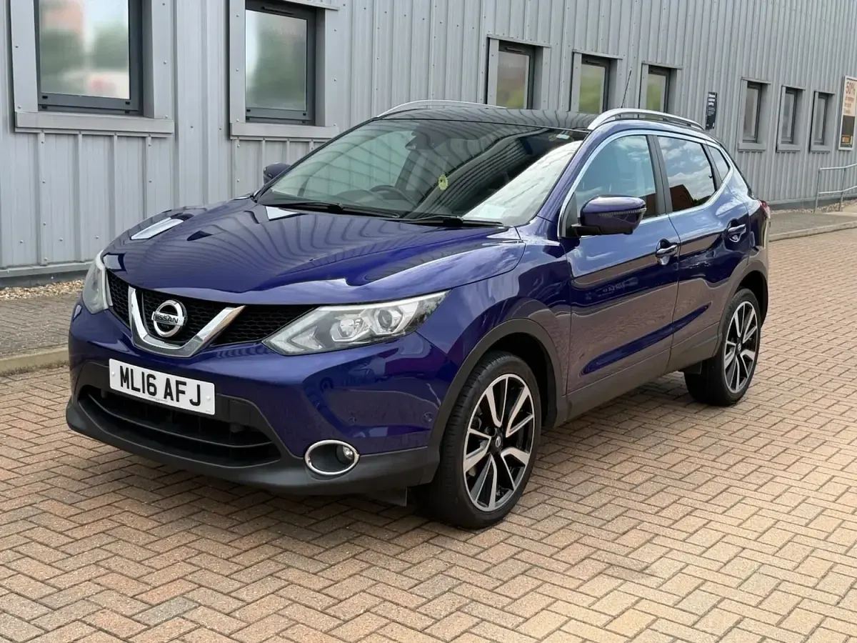 Used Nissan Qashqai Tekna 115 HP (84 kW) 2016 Blue SUV