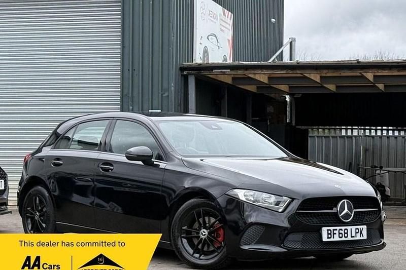 Used Mercedes A180 SE 116 HP (85 kW) 2018 Black Hatchback